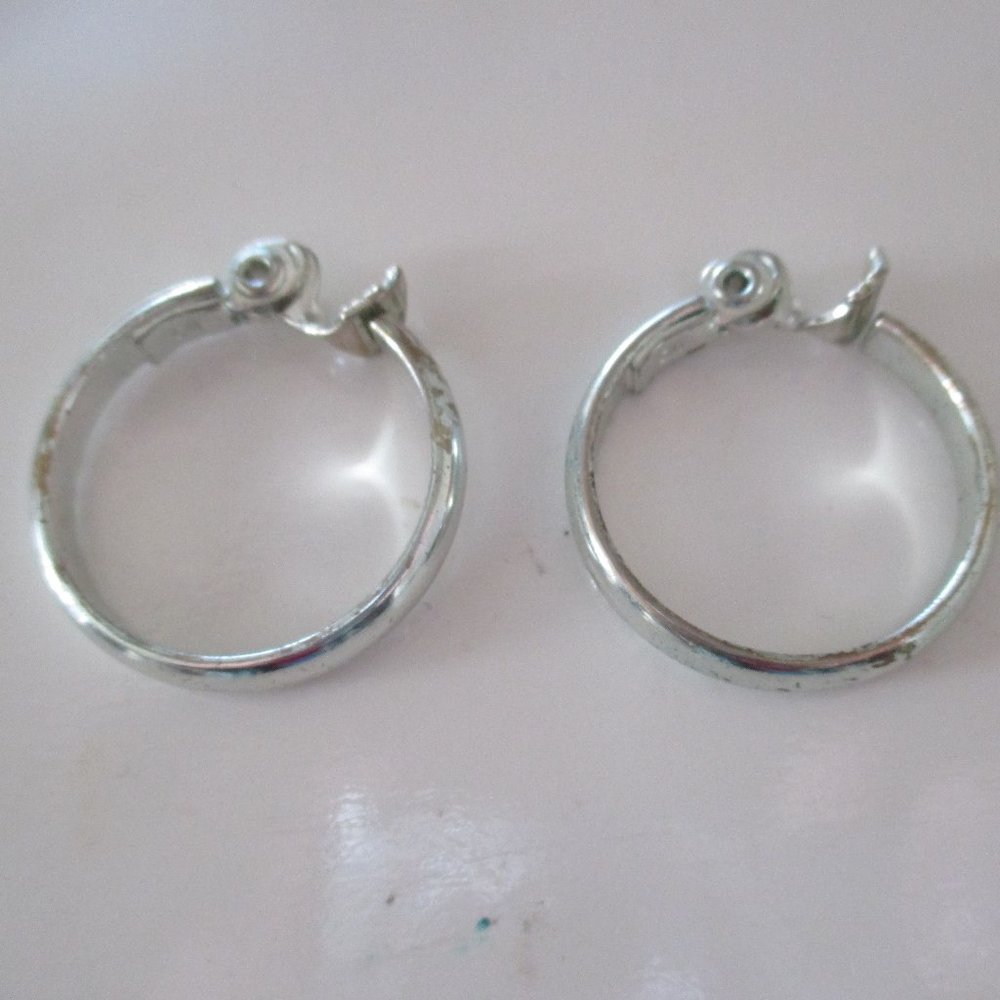 Vintage JJG Silver Hoop Earrings 1 inch round